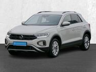 VW T-Roc, 1.5 TSI Life Dig, Jahr 2023 - Langenhagen