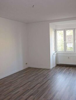 Modernes Laminat - Balkon mit Blick ins Grüne - 1. OG u.v.m. - Chemnitz