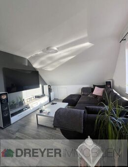 2,5 Zimmer Wohnung im Dachgeschoss, Carport, Terrasse und Gartenanteil in Langniendorf zu mieten - Mönkhagen