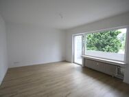 Helle 3 Zimmer Wohnung im ersten Obergeschoss ohne Aufzug mit Garage neu zu vermieten! - Mönchengladbach