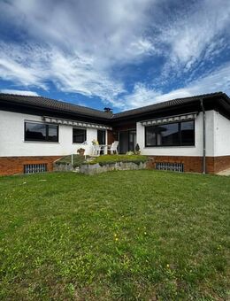 BUNGALOW - approx. 1389 ft² of living space, 5 room, 3 bed, 2 bath, WC, + garage - Eltville (Rhein)