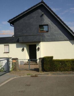 Bonn-Röttgen, Doppelhaushälfte mit großem Grundstück in ruhiger Ortslage nebst Garage - Bonn