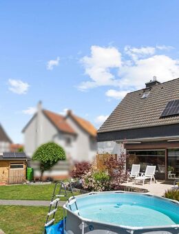 Diekholzen: Familienfreundliches Traumhaus mit Einliegerwohnung und eigenem Bachzugang - Diekholzen