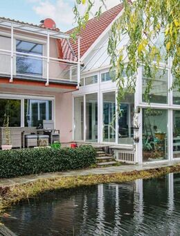 Großzügiges 8-Zi. Haus plus Bungalow, Wintergarten, Garage, 2 Carports in Braunschweig Weststadt - Braunschweig