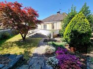 Kleiner, freistehender Walmdachbungalow am Ortsrand von Bergisch Gladbach Schildgen! - Bergisch Gladbach