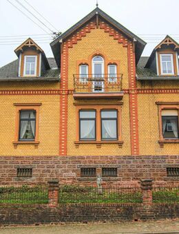 Repräsentatives, attraktives aber renovierungsbedürftiges Zweifamilienhaus, 240 m² Wfl., Quierschied - Quierschied