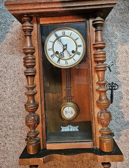 alte Wanduhr Wiener Pendeluhr R-A mit Uhrwerk D.R. Patent 147023 - Werk 34 / 114 Kienzle DGMS - Garbsen