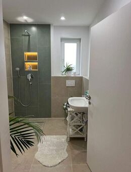 Neuwertige 4-Zi.-Wohnung in ruhiger Lage mit großem Garten - Weißenhorn