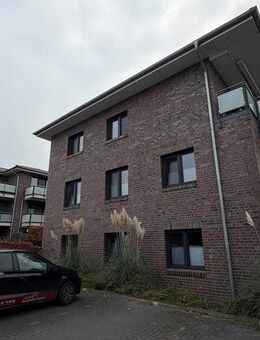 Exklusive 3-Zimmer-Wohnung mit Fahrstuhl, Balkon und Pkw-Stellplatz - Groß Nordende