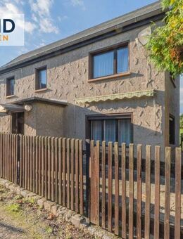 Charmantes Einfamilienhaus mit großem Gestaltungspotenzial und Garten in ruhiger Lage von Altenburg - Altenburg