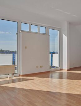 Provisionsfreie helle 4-Raumwohnung mit Balkon zu vermieten !!! - Colditz