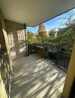 Perfekt für kleine Familien oder Paare: Frisch sanierte 3,5 Zimmer mit Balkon - Neuried (Bayern)