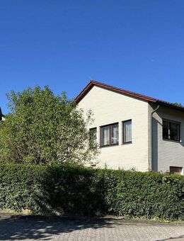 Einfamilienhaus in Bensheim-Hochstädten. Freistehend in unverbaubarer Hanglage - Bensheim