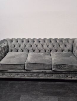 Chesterfield-Sofa in Grau - Hamburg