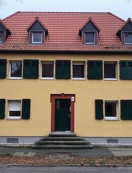 Wieder verfügbar!- Frisch renovierte 2 Zimmerwohnung mit Badewanne und Stellplatz - Bitterfeld-Wolfen