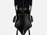 Damen Fessel Body Strapshalter Ouvert Bodysuit BDSM Lederoptik Schwarz 27,90€* - Villingen-Schwenningen