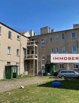 IMMOBERLIN.DE - 11 fach! Klassisches Wohn- & Geschäftshaus in exzellenter Lage - Havelberg