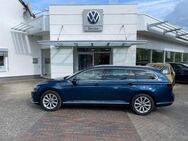 VW Passat Variant, 2.0 TDI Elegance, Jahr 2021 - Pasewalk