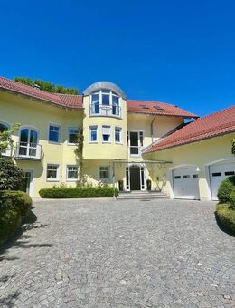 Viel Platz für Wohnen & Arbeiten! Familienvilla mit hochwertigster Ausstattung & Traumgarten / Ruhige Höhenlage Nähe Burghausen & A 94 - Marktl