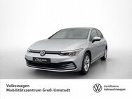 VW Golf, 1.5 TSI VIII Life, Jahr 2020 - Groß Umstadt