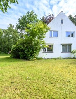 Freistehendes Einfamilienhaus mit weitläufigem Grundstück - Wedel