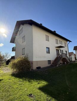 Großes Grundstück mit ca. 1.984 qm ***Denkmalensemble & 2 Familienhaus & Garagen - Adelschlag