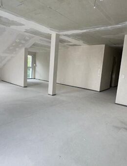 SÜD-DACHTERRASSE (fast 30 m²) - 3 Zimmer, Tageslichtbad, Gäste-WC mit ebenerdiger Dusche uvm. - Halberstadt