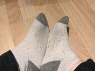 Weiße Sneaker Socken gehen immer - besonders oft getragen - Hannover