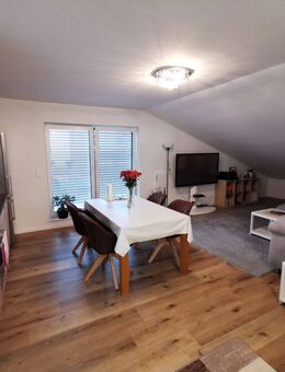 Helle Dachgeschosswohnung im Penthousestil, Neubau Zweitbezug, Effizienshaus - Ovelgönne