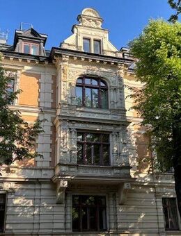 EXKLUSIVE 3-Z-WOHNUNG mit Balkon, EBK und originalem Stuck in einer historischer Villa am Park - Leipzig