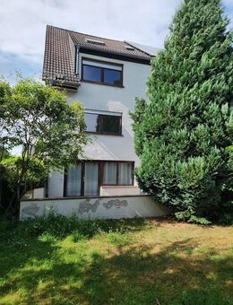 ! 3 - Familienhaus (DHH) Wohnen direkt am Feldrand in guter Wohnlage von Schöneck-Kilianstädten - Schöneck