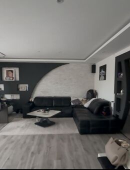 Couch Orginal italienisch Leder Natuzzi mit integriertem Boxen - Freudenberg Zentrum