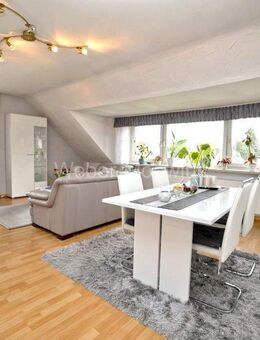 Gepflegte 3-Zimmer-Wohnung mit Einbauküche, Garage + Stellplatz in zentraler, aber ruhiger Lage - Troisdorf