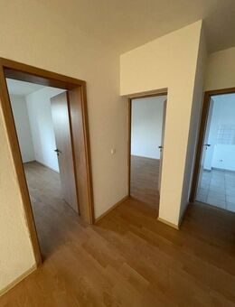 Helle 3,5-Zimmer-Dachgeschosswohnung mit ca. 80?m² in Gelsenkirchen-Bismarck - ab sofort bezugsfrei - Gelsenkirchen
