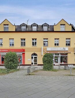 Mehrfamilienhaus mit attraktiver Mischung aus Wohnen, Gewerbe und Stellplätzen in Falkensee - Falkensee