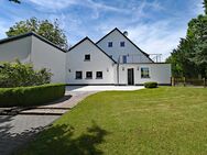 Wunscherfüller Stadtgrenze Essen-Heidhausen! Landhaus, Traumgrundstück, geschlossener Luxus-Carport - Velbert