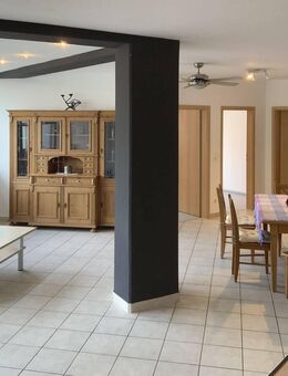 Einziehen und Wohlfühlen: Exklusive 4-Zimmer Wohnung in Weiden - Weiden (Oberpfalz)