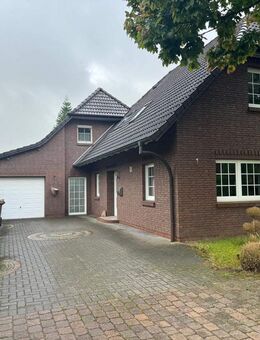 Einfamilienhaus (möglich mit Einliegerwohnung) in Zetel zentral gelegen zu verkaufen - Zetel