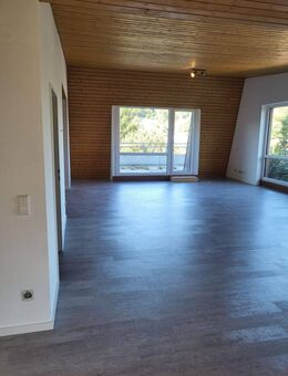 Herberhausen! Penthouse mit 4 Zimmern, 2 Bädern und einer sehr großen Terrasse - Göttingen