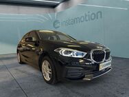 BMW 116, d Advantage 8-fach bereift, Jahr 2022 - München