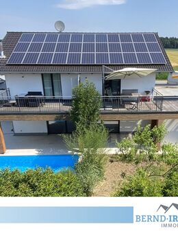 Zweifamilienhaus mit Garten, Pool und PV-Anlage - attraktive Kapitalanlage in ruhiger Lage - Tacherting