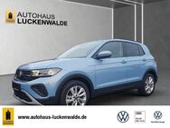 VW T-Cross, 1.0 TSI Life, Jahr 2022 - Luckenwalde