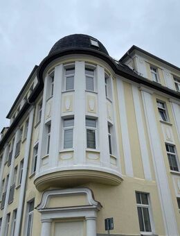Stilvoll Wohnen unterm Dach - denkmalgeschützte, vermietete 3-Zimmer-Wohnung in Oelsnitz - Oelsnitz