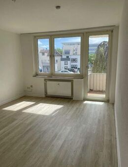 3 Zimmer Wohnung mit Balkon in der City, Erstbezug nach Sanierung - Bielefeld