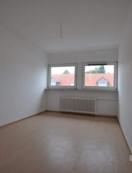 Gepflegte Dachgeschosswohnung in ruhiger Lage Neu-Isenburgs - Neu Isenburg