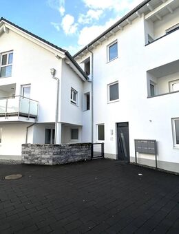 Moderne Eigentumswohnung im 1. OG mit Balkon und zwei Stellplätzen - Winnweiler