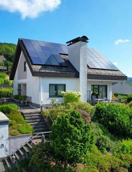 Ruhig gelegenes, freistehendes Haus mit Garten, Terrasse, PV-Anlage, Garage und Aussicht in Birresborn - Birresborn