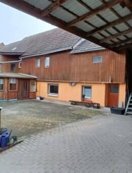 Haus mit Scheunen und viel Nebengelass - Ditfurt
