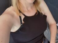 Suche Sie um gemeinsame geld vor der cam zu verdienen - Bremen