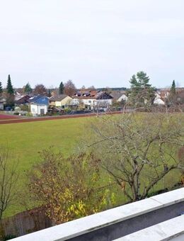 5-Zimmer-Reihenhaus mit ausgebautem Dachgeschoß, Dachterrasse mit Fernblick u. kleinem Garten - Zorneding